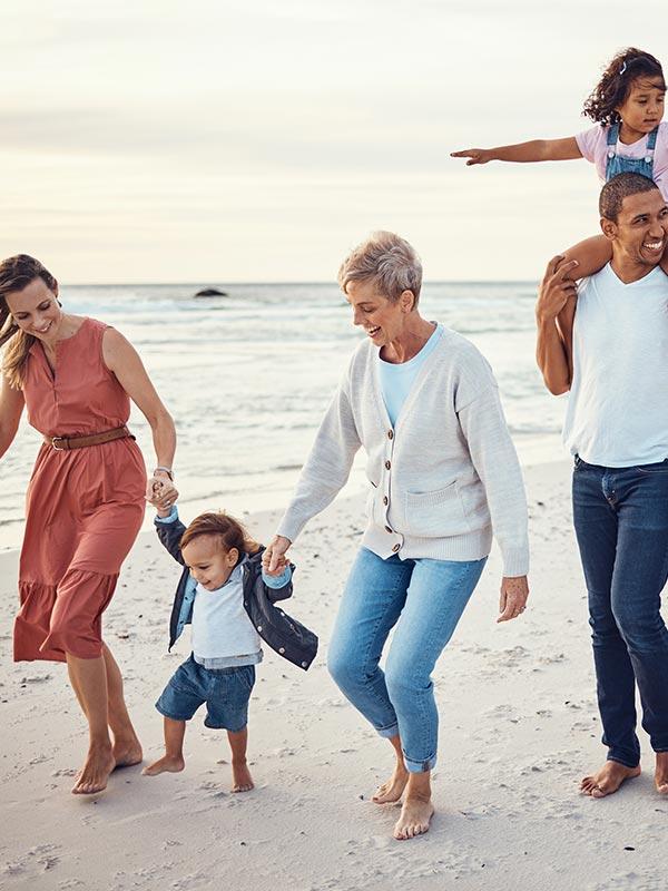 Famille sur une plage